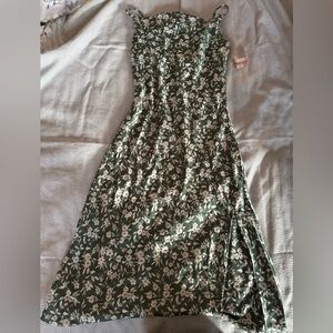 Inspired hearts green floral dress Size Medium